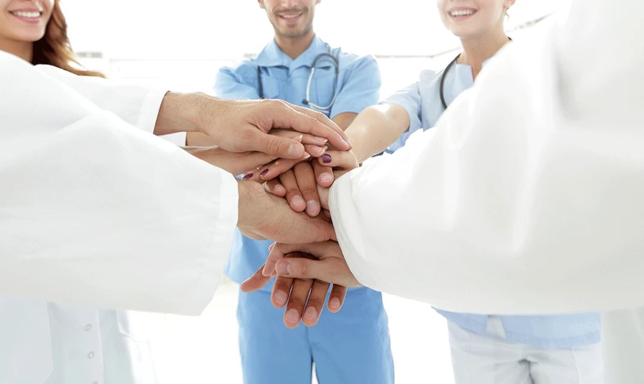 WHICH NURSING PRACTICES REQUIRE A COLLABORATING PHYSICIAN